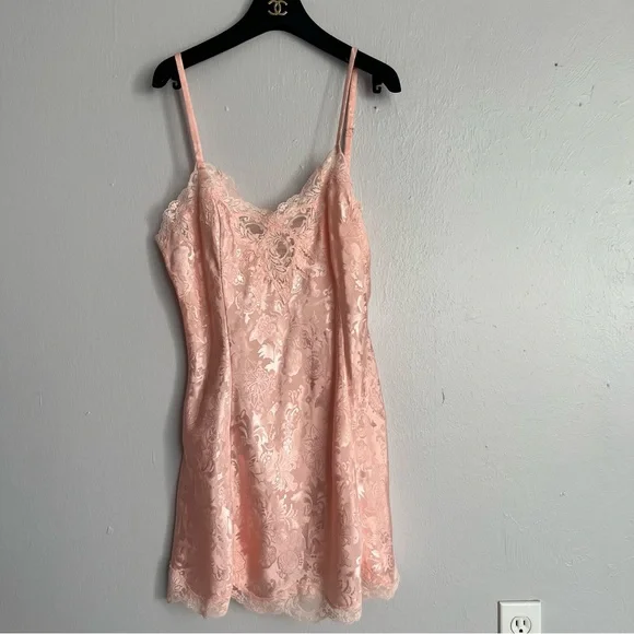 Vintage Victoria’s Secret Old Hollywood Glamour Chemise - Picture 11 of 15